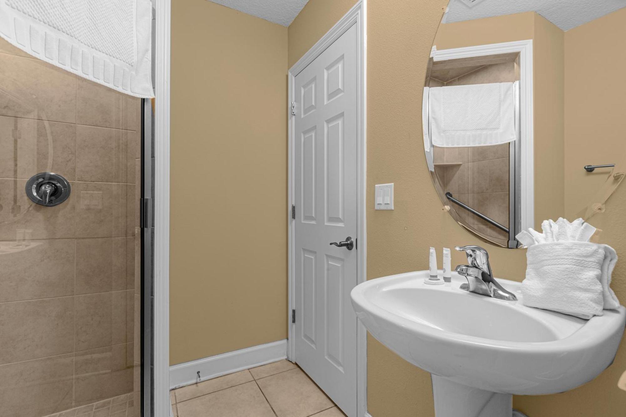 Cozy & Elegant 4Br Enchanted Townhouse - 1 Mile To Disney With Resort Pool, Gym, & Jacuzzi Orlando Dış mekan fotoğraf