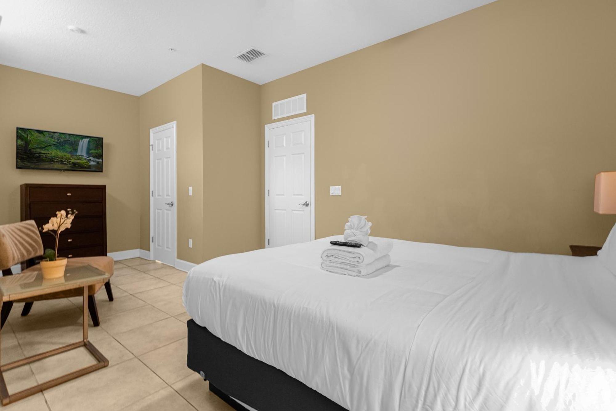 Cozy & Elegant 4Br Enchanted Townhouse - 1 Mile To Disney With Resort Pool, Gym, & Jacuzzi Orlando Dış mekan fotoğraf